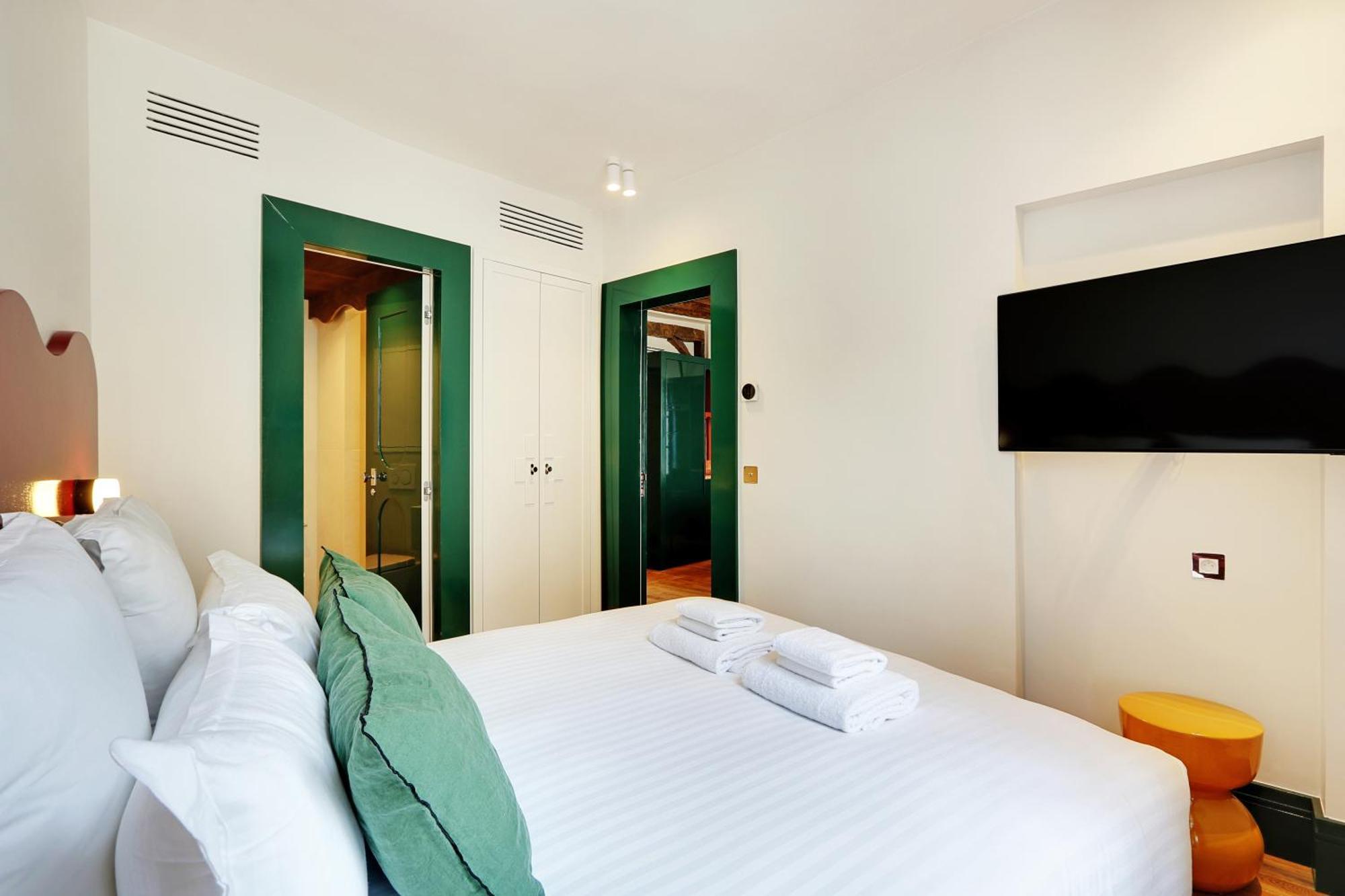 Paris Home Collection Serviced Apartments In Notre Dame - Rue Savoie Exteriör bild